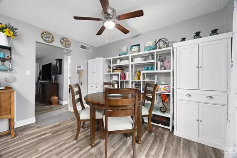 Dining - 306 Calvin St, Taft, CA 93268 photo 3 of 3