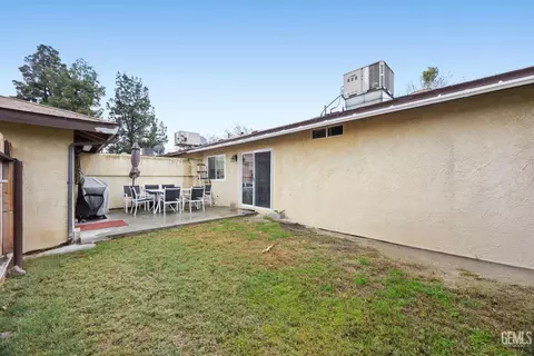 Exterior - 306 Calvin St, Taft, CA 93268 photo 8 of 8