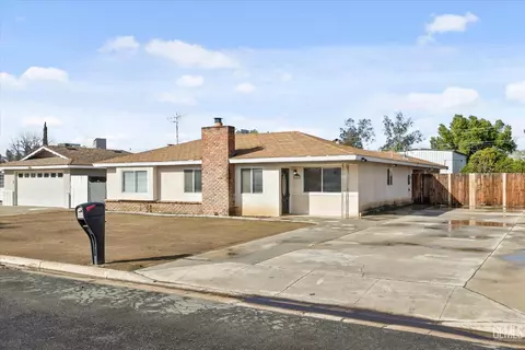 6209 Mignonette St, Bakersfield, CA 93308