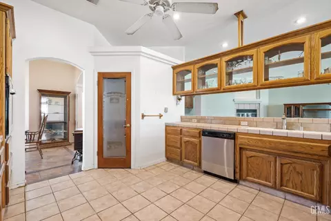 Kitchen - 1649 Rodriguez Rd, Bakersfield, CA 93314 photo 1 of 3
