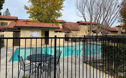 6700 N Nottingham Ln #23, Bakersfield, CA 93309