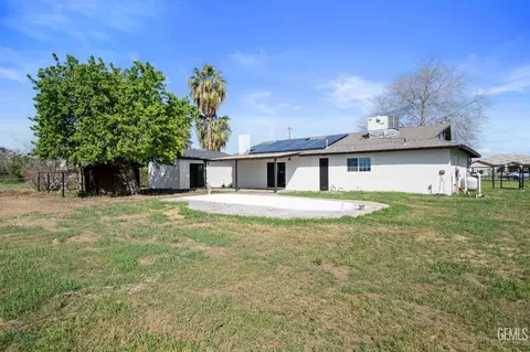 Exterior - 9303 E Wilson Rd, Bakersfield, CA 93307 photo 6 of 6