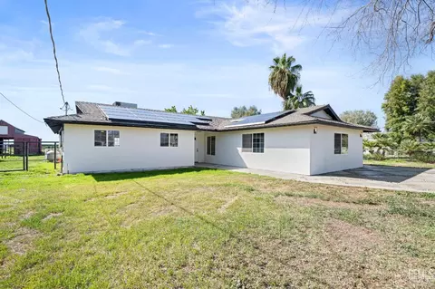 Exterior - 9303 E Wilson Rd, Bakersfield, CA 93307 photo 3 of 6
