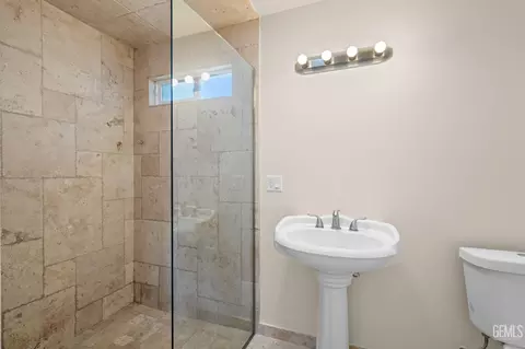 Bath - 9303 E Wilson Rd, Bakersfield, CA 93307 photo 5 of 5