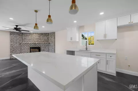 Kitchen - 9303 E Wilson Rd, Bakersfield, CA 93307 photo 1 of 4
