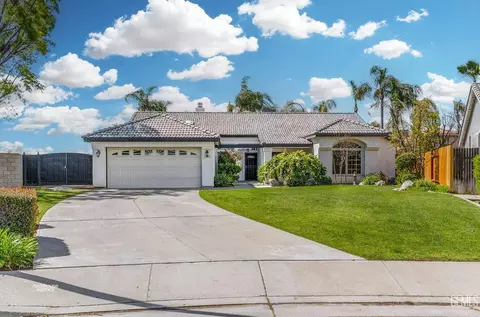 809 Mazatlan Dr, Bakersfield, CA 93314