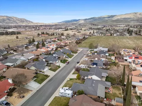 1150 Magnolia Ct, Tehachapi, CA 93561 photo 9