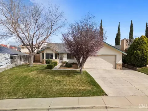 1150 Magnolia Ct, Tehachapi, CA 93561 photo 3
