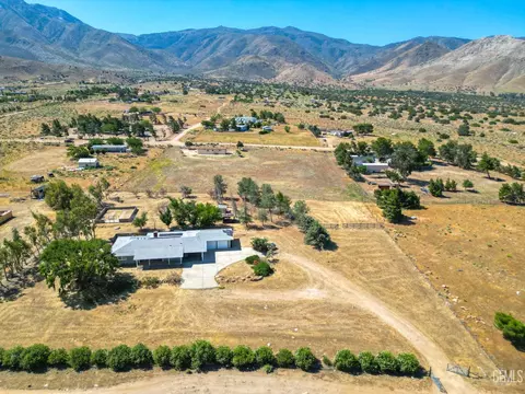 10100 Windmill Ln, Weldon, CA 93283 photo 4