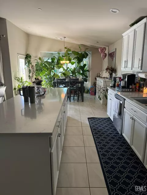 4209 Diorite Ct, Bakersfield, CA 93313 photo 4