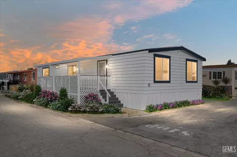 225 Vivian Ln, Bakersfield, CA 93308