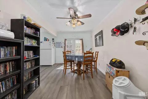 Dining - 713 Philippine St, Taft, CA 93268 photo 1 of 2