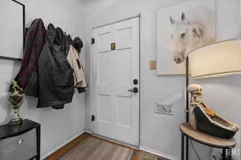 Entry Way - 713 Philippine St, Taft, CA 93268 photo 1 of 1
