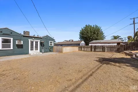 Exterior - 713 Philippine St, Taft, CA 93268 photo 5 of 7