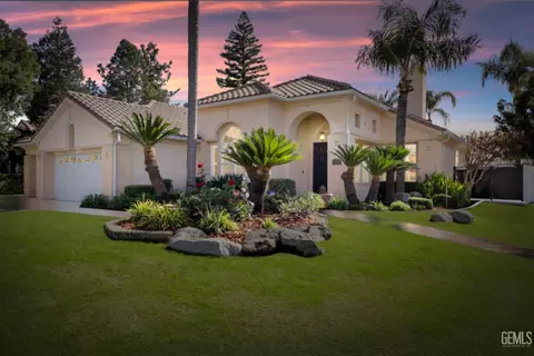 10921 Rockridge Way, Bakersfield, CA 93311