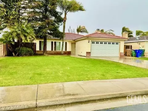 5804 Spring Blossom St, Bakersfield, CA 93313
