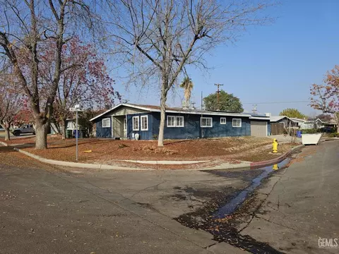 210 E Calvin St, Taft, CA 93268 photo 2