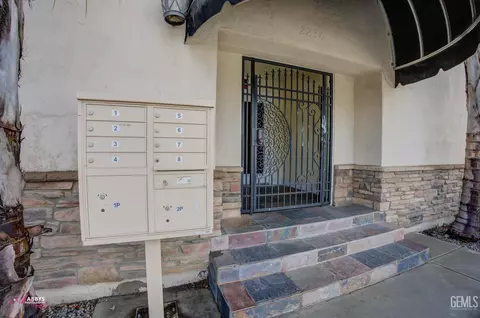 2230 G St, Bakersfield, CA 93301 photo 17