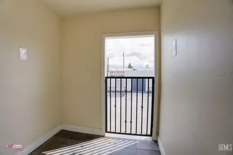 2230 G St, Bakersfield, CA 93301 photo 13