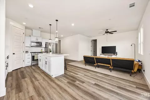 Other - 6603 Wind Wolfs Ln, Bakersfield, CA 93313 photo 8 of 9