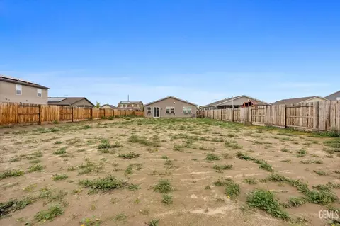 Exterior - 6603 Wind Wolfs Ln, Bakersfield, CA 93313 photo 4 of 4