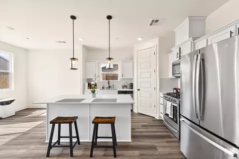 Kitchen - 6603 Wind Wolfs Ln, Bakersfield, CA 93313 photo 1 of 2