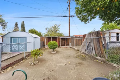 820 E Belle Ter, Bakersfield, CA 93307 photo 31