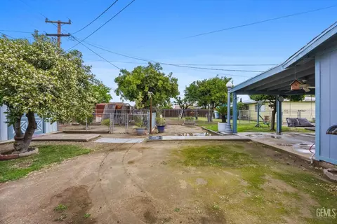 820 E Belle Ter, Bakersfield, CA 93307 photo 32