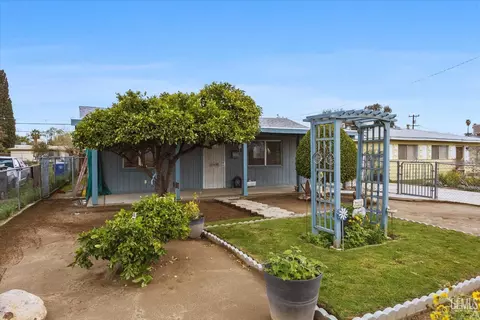820 E Belle Ter, Bakersfield, CA 93307 photo 2