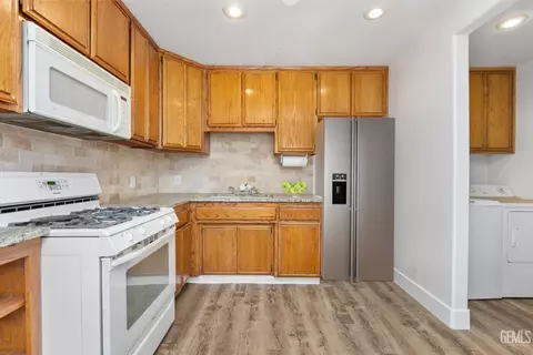 820 E Belle Ter, Bakersfield, CA 93307 photo 13