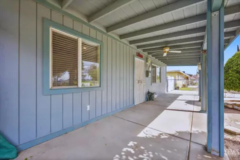 820 E Belle Ter, Bakersfield, CA 93307 photo 7