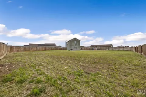 1806 Idared Ct, Bakersfield, CA 93307 photo 3