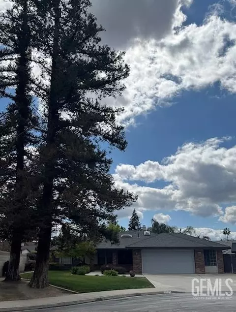 9501 Nightsong Ct, Bakersfield, CA 93311