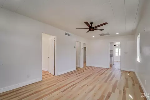 Living - 188 W 2nd St, Buttonwillow, CA 93206 photo 3 of 5