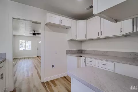 Entry Way - 188 W 2nd St, Buttonwillow, CA 93206 photo 1 of 1