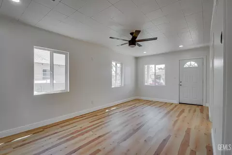 Living - 188 W 2nd St, Buttonwillow, CA 93206 photo 5 of 5