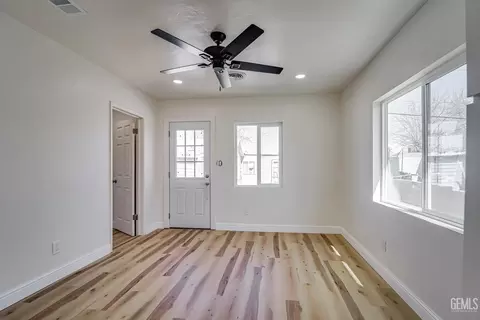 Living - 188 W 2nd St, Buttonwillow, CA 93206 photo 1 of 5