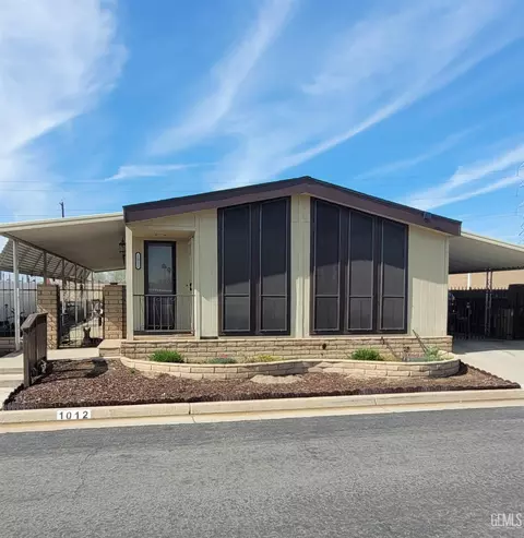 1012 Coconut Way, Bakersfield, CA 93301