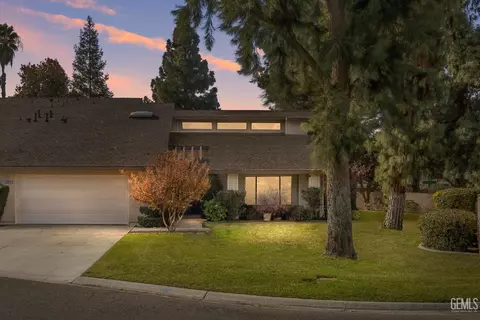 2300 El Portal Dr #66, Bakersfield, CA 93309