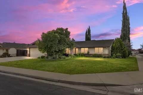 8913 Thurber Ln, Bakersfield, CA 93311