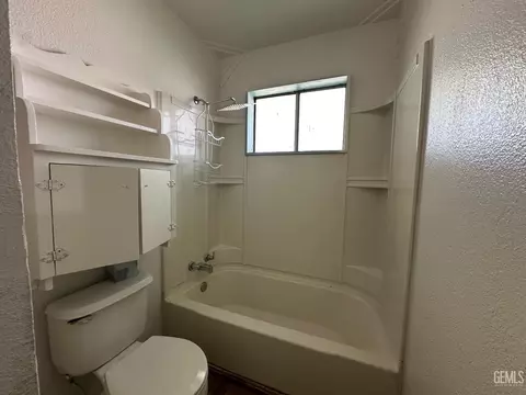 Bath - 3024 Penny Ln, Modesto, CA 95354 photo 2 of 3