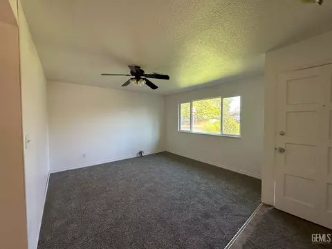 Living - 3024 Penny Ln, Modesto, CA 95354 photo 1 of 4