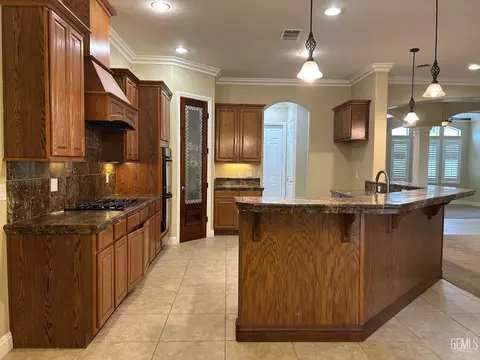 Kitchen - 11013 Efada Dr, Bakersfield, CA 93312 photo 2 of 2
