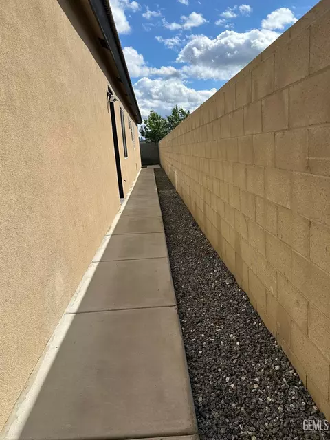 Entry Way - 11013 Efada Dr, Bakersfield, CA 93312 photo 5 of 5