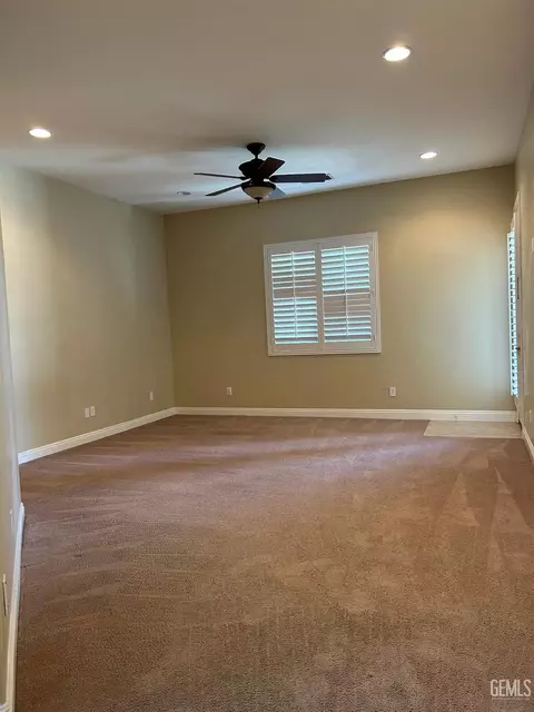Living - 11013 Efada Dr, Bakersfield, CA 93312 photo 3 of 3
