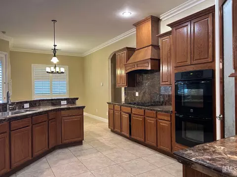 Kitchen - 11013 Efada Dr, Bakersfield, CA 93312 photo 1 of 2