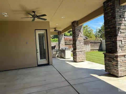 Exterior - 11013 Efada Dr, Bakersfield, CA 93312 photo 2 of 4