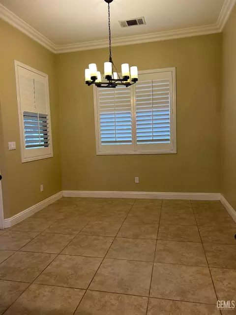 Dining - 11013 Efada Dr, Bakersfield, CA 93312 photo 1 of 1