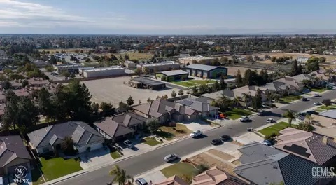 View/Area - 11013 Efada Dr, Bakersfield, CA 93312 photo 3 of 5