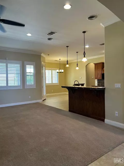 Living - 11013 Efada Dr, Bakersfield, CA 93312 photo 2 of 3